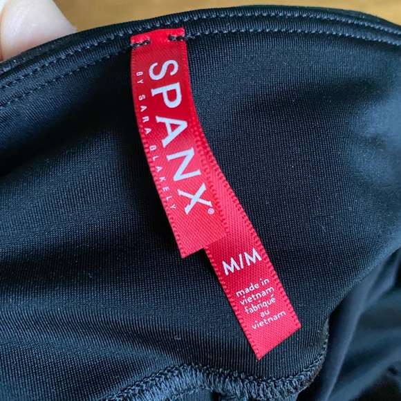 Faux Leather Camo Leggings
SPANX® Size M - Picture 13 of 13